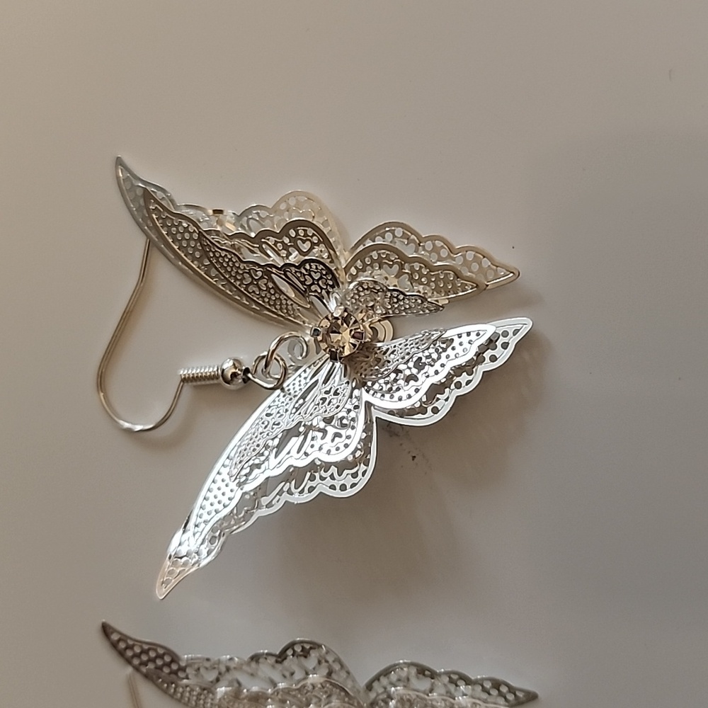 🦋Butterfly Multi level Earrings Butterfly Earrings Simulated Gemstones - Picture 2 of 4